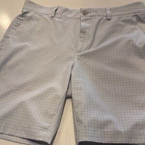 PGA Tour Light Gray Plaid Men's Shorts